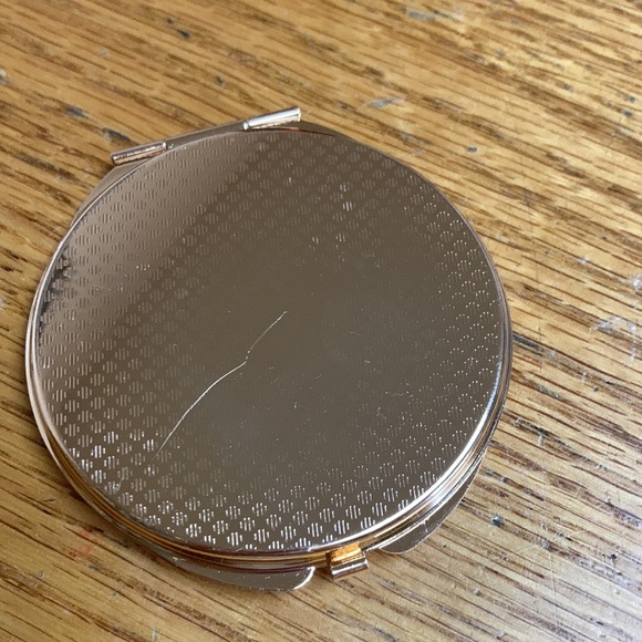 Compact mirror - Picture 3 of 3